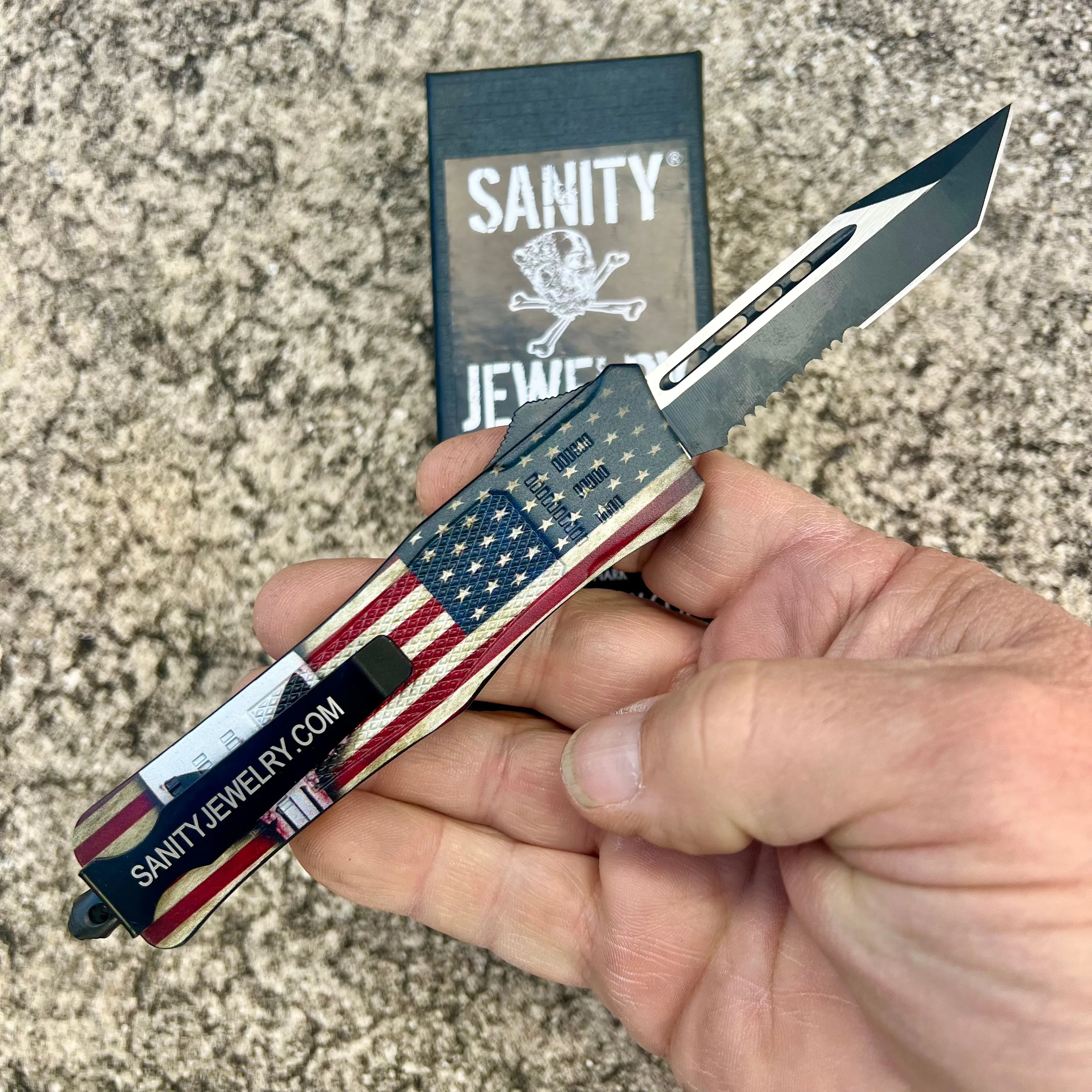 8.5” Frank Nitti - Tanto Skull Serated - Medium - MPUNTS