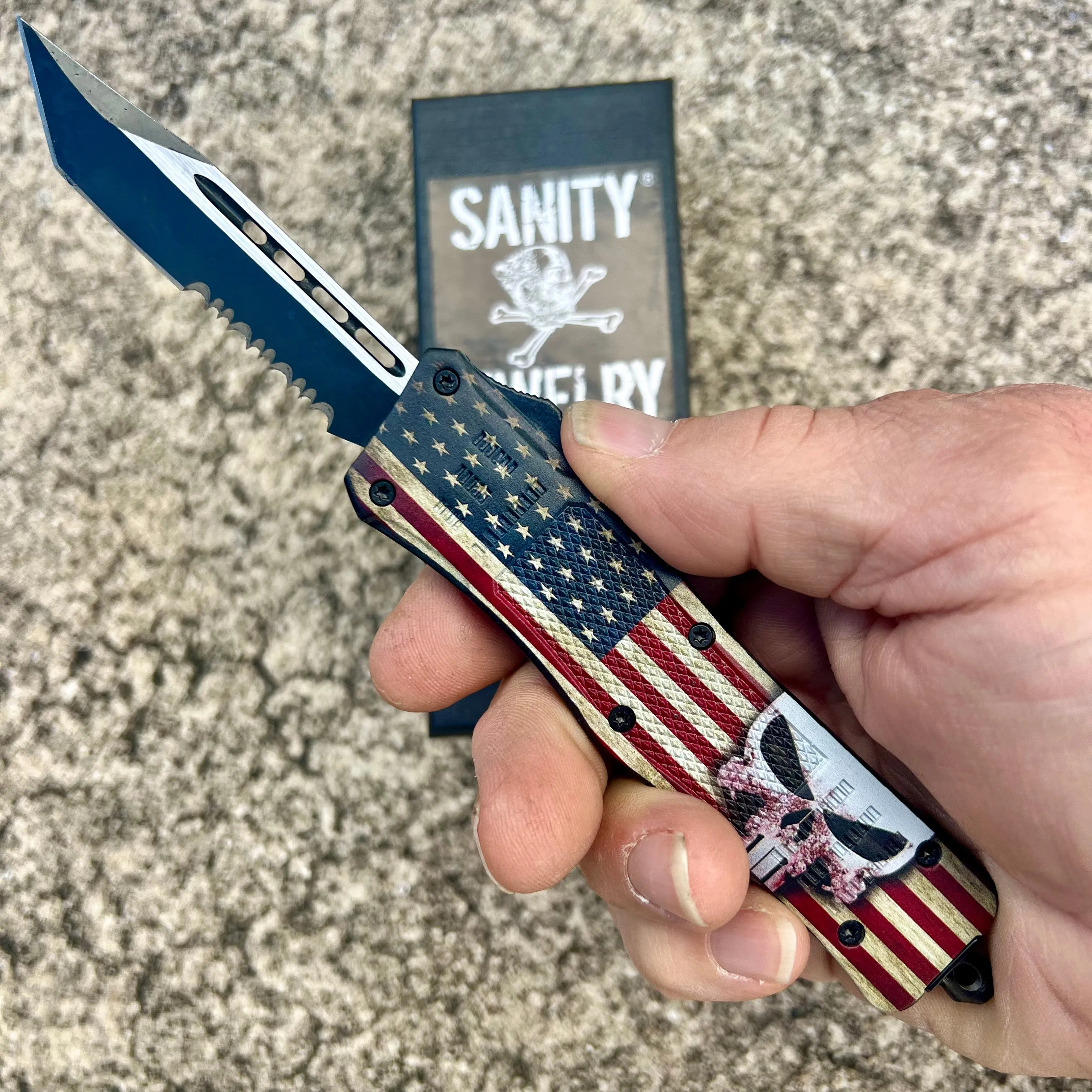 8.5” Frank Nitti - Tanto Skull Serated - Medium - MPUNTS