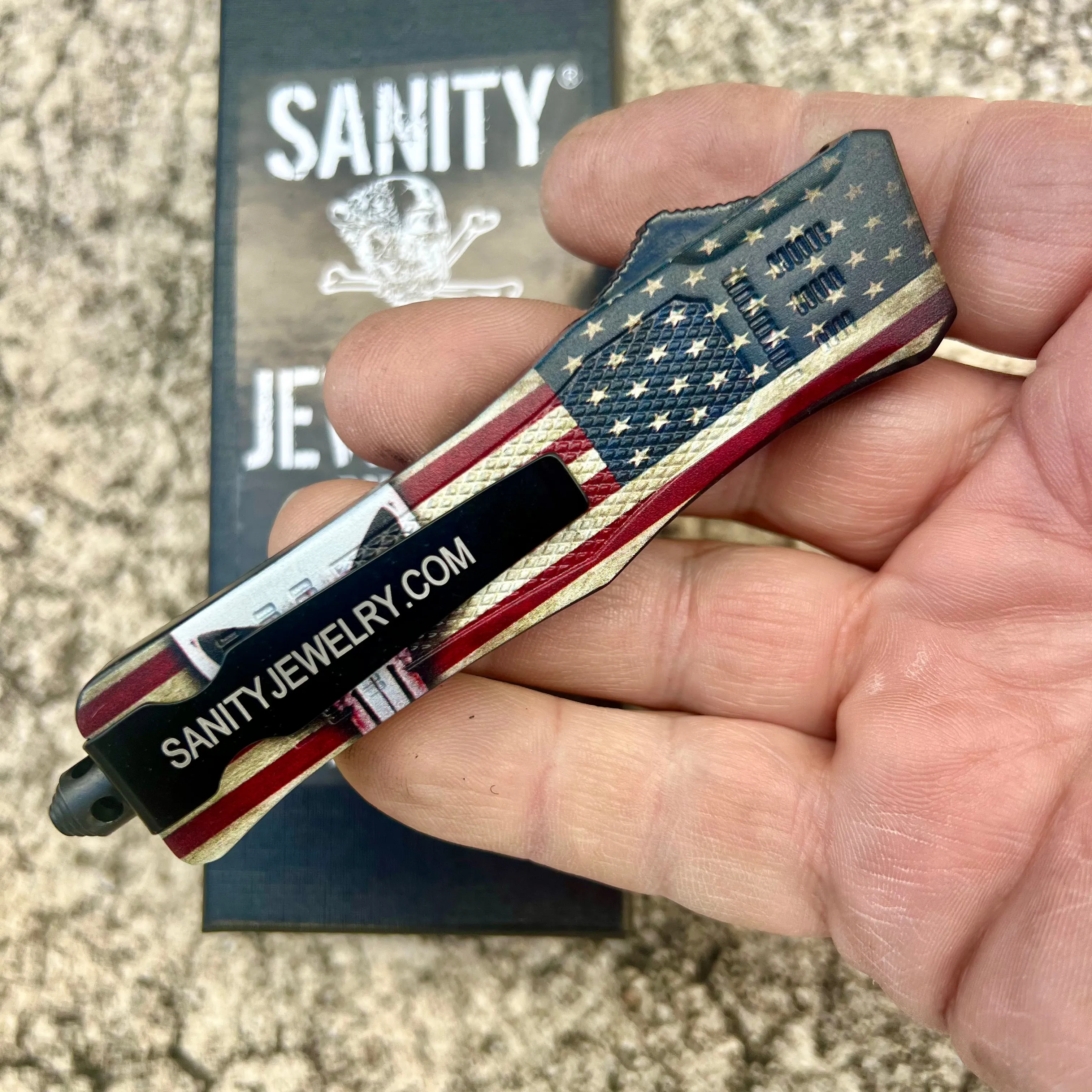 8.5” Frank Nitti - Tanto Skull Serated - Medium - MPUNTS