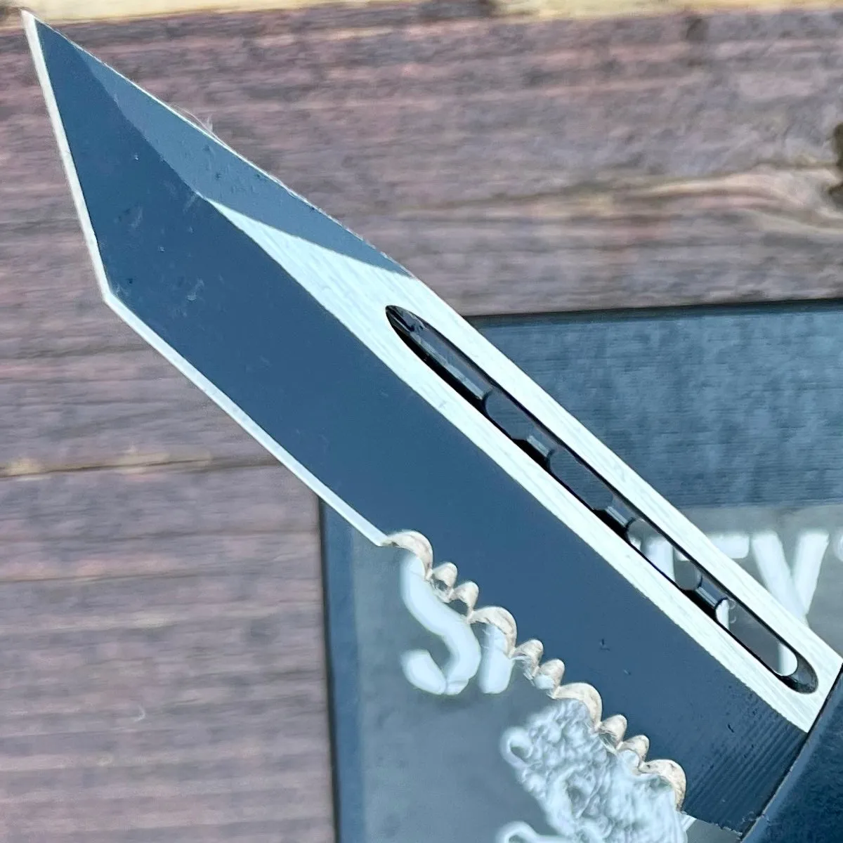 9.5” Frank Nitti - Tanto Skull Serrated - Large - LPUNTS