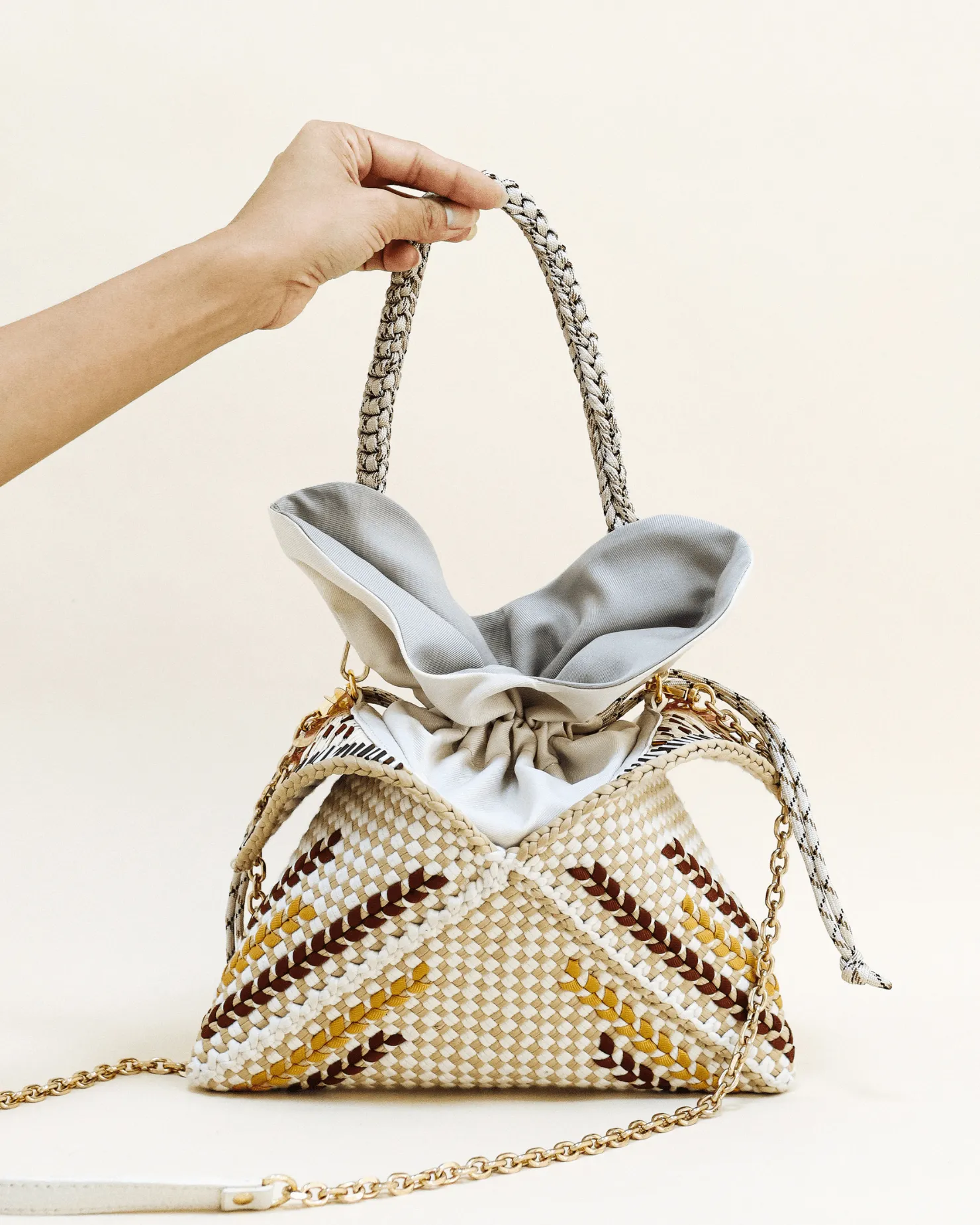 Malagos Drawstring Bag Beige