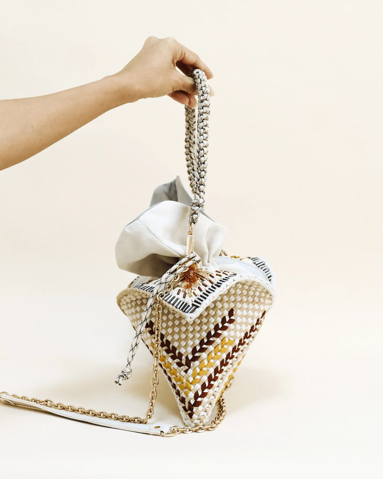 Malagos Drawstring Bag Beige