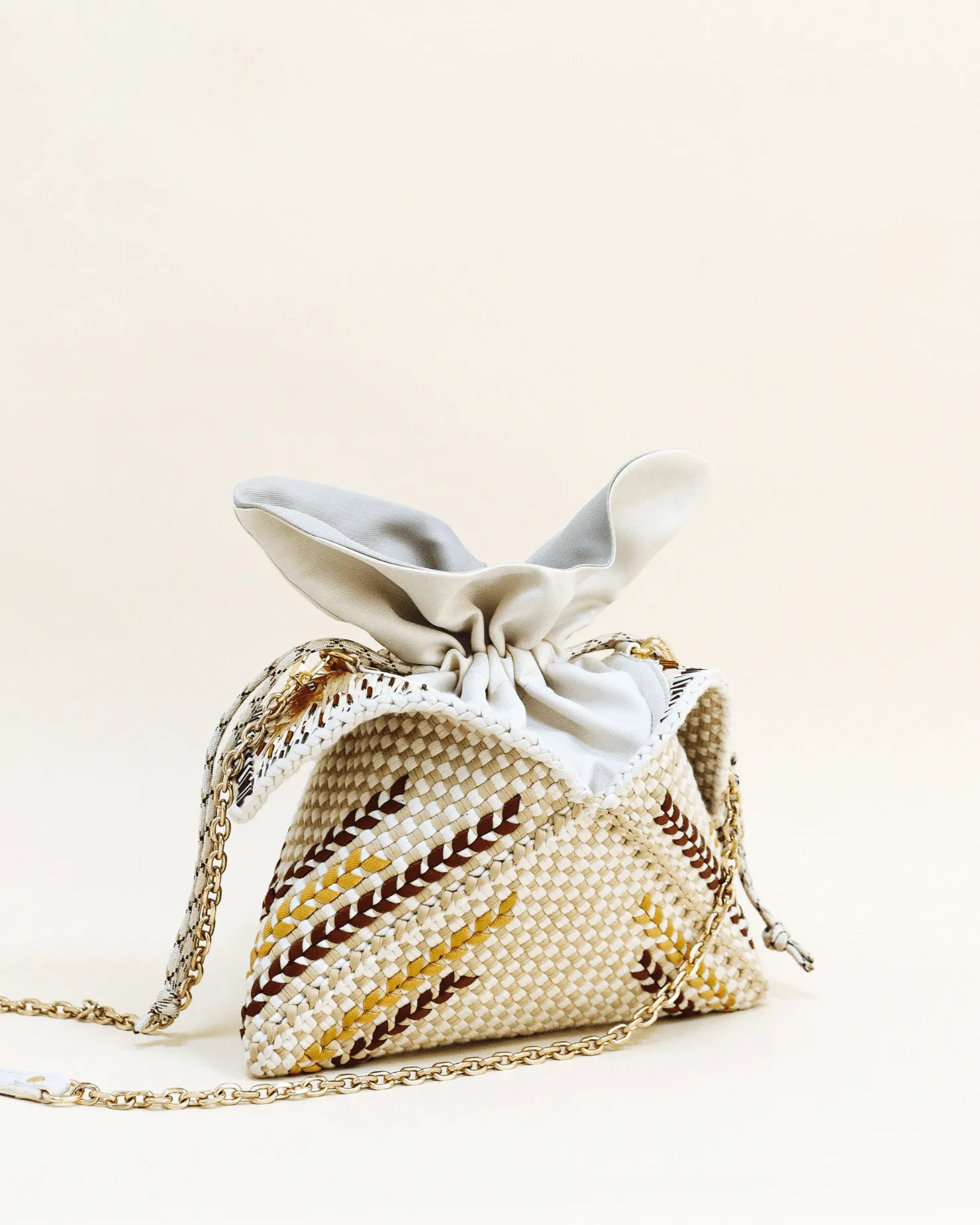 Malagos Drawstring Bag Beige