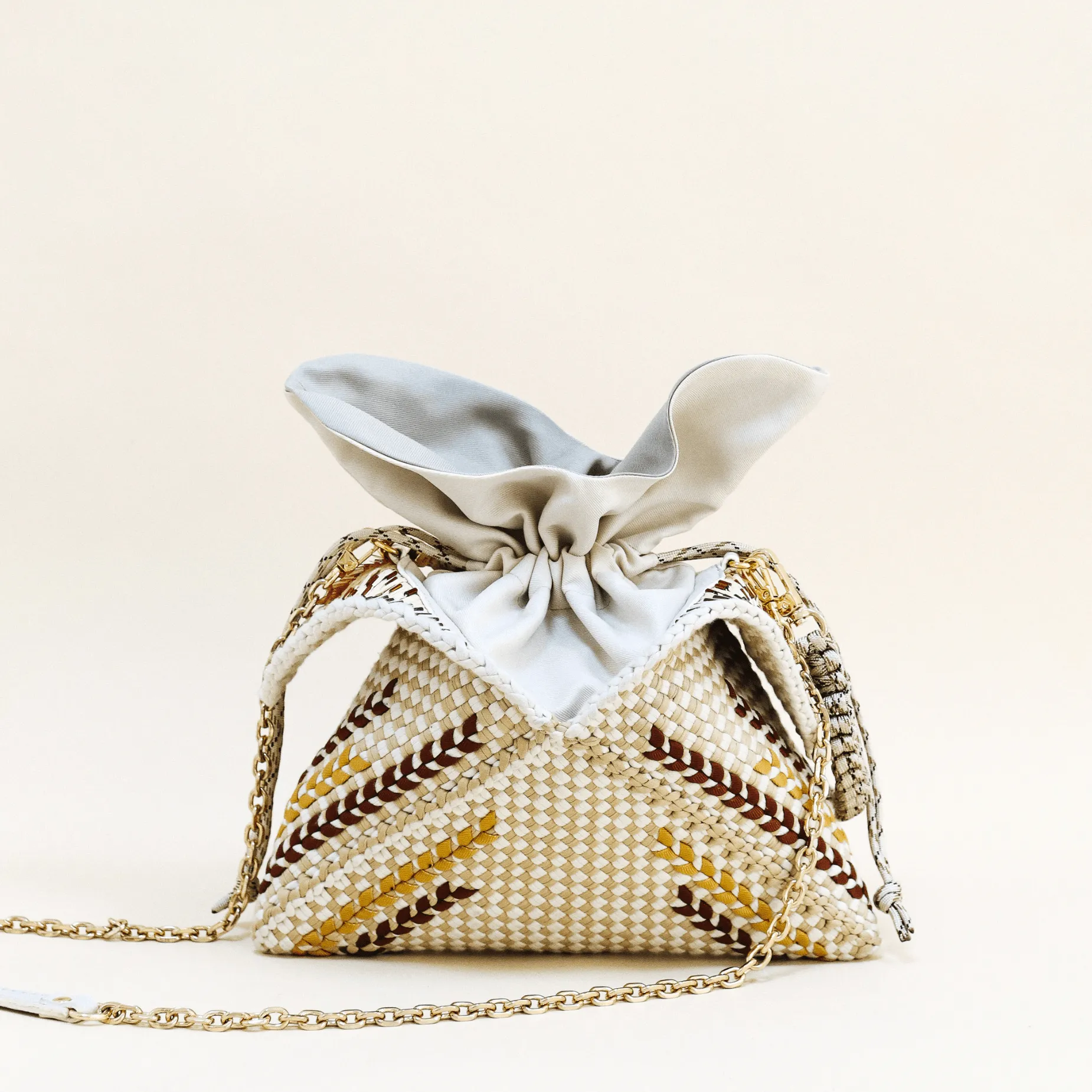 Malagos Drawstring Bag Beige